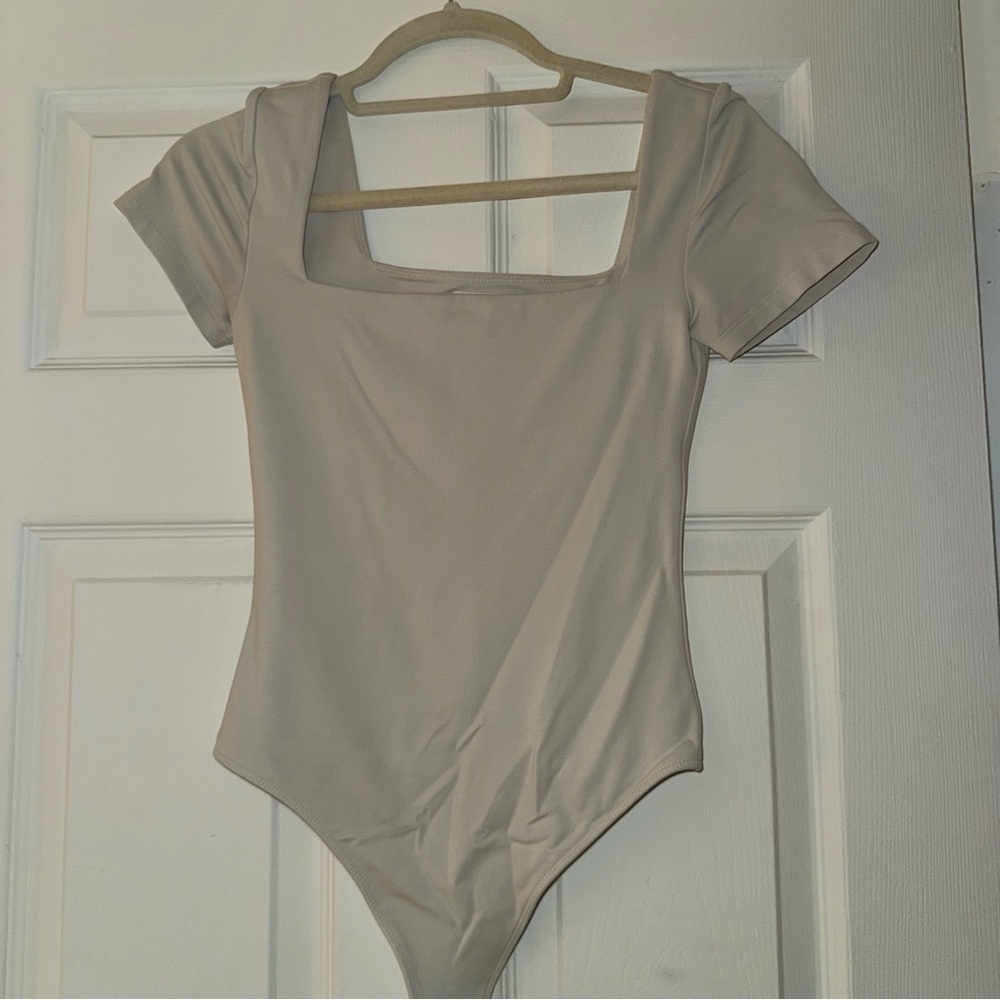 Aritzia Short Sleeve Square Neck Bodysuit